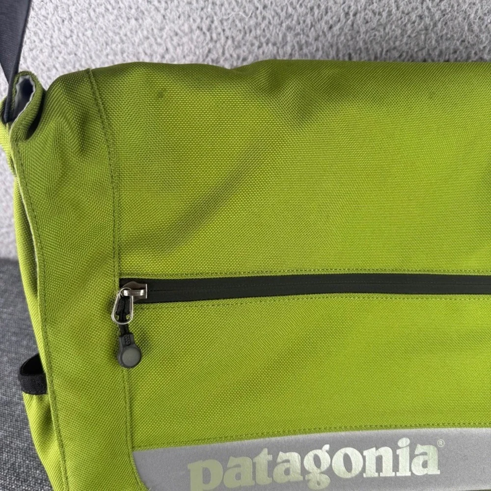 Vintage Patagonia Half Mass Messenger Bag Green Laptop Crossbody Shoulder Bag